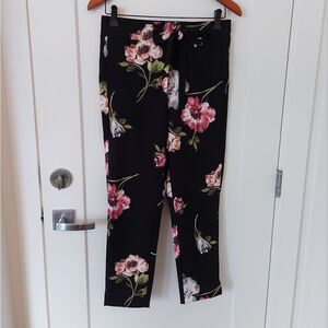 ONE by Chapter Floral Cropped Pants Size XSmall